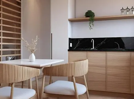 Serene سالونيك