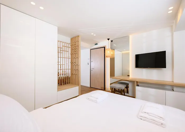 Serene Салоники